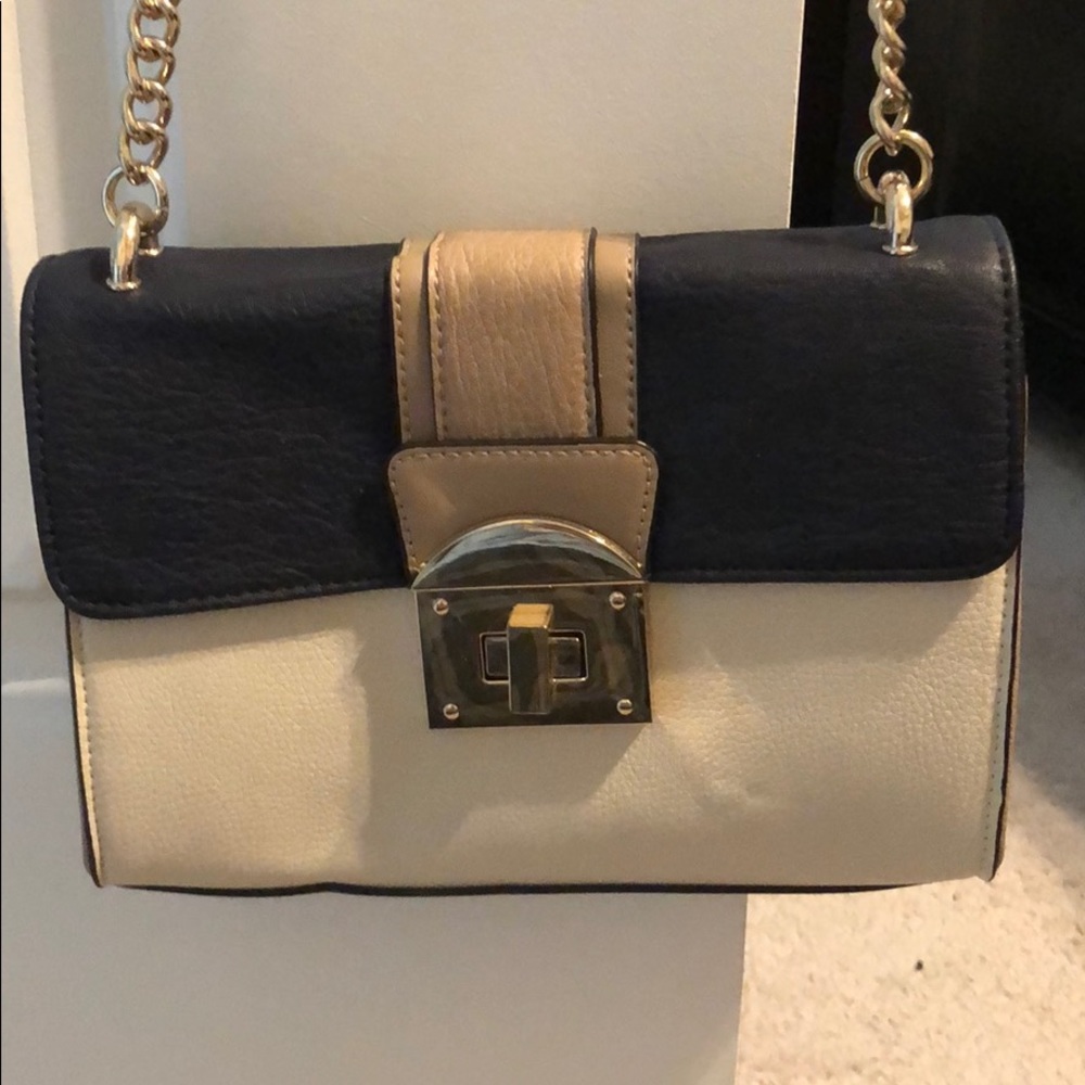 Apt 9 purse